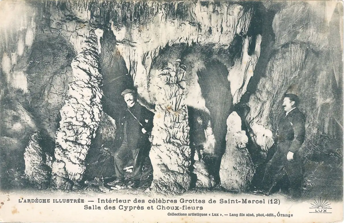 Interior de la cueva de Saint-Marcel-d’Ardèche, el principal paralelo numérico de Cova Dones en el estudio de los espeleofactos