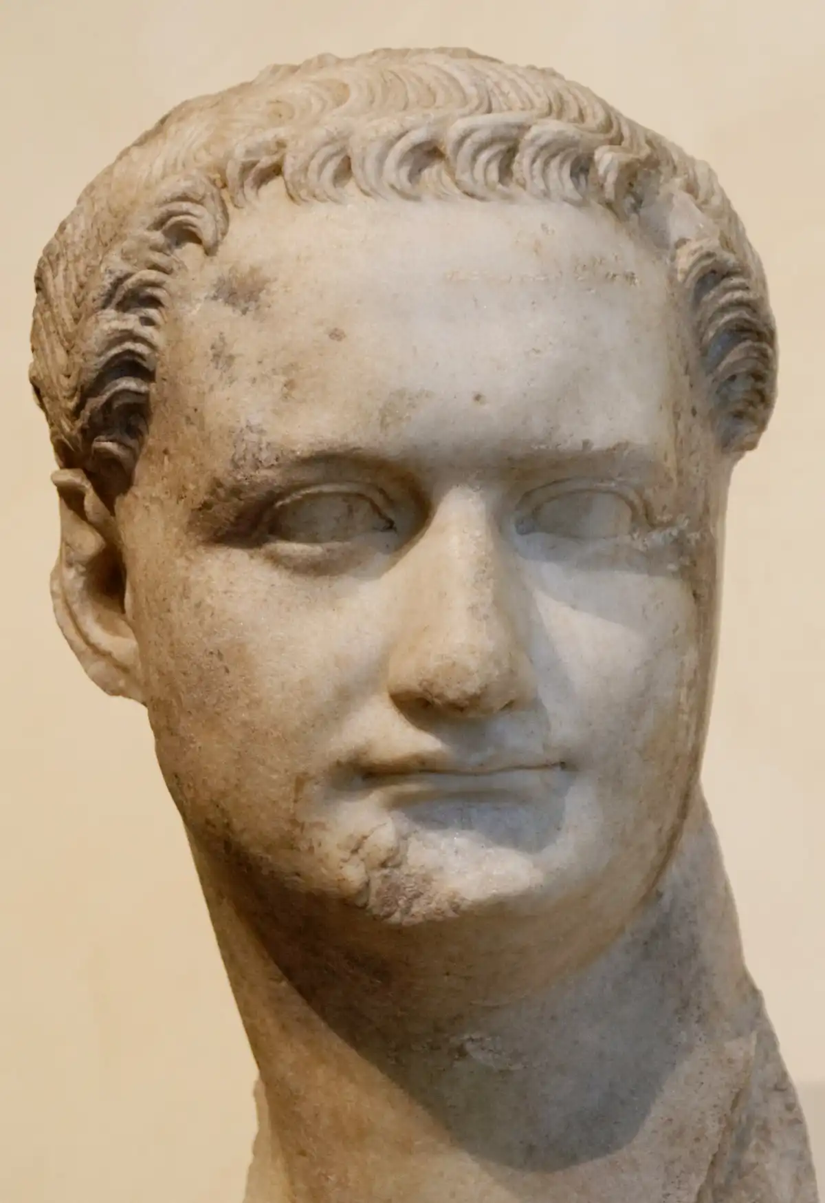 Busto de mármol del emperador romano Domiciano, conservado en los Museos Capitolinos de Roma