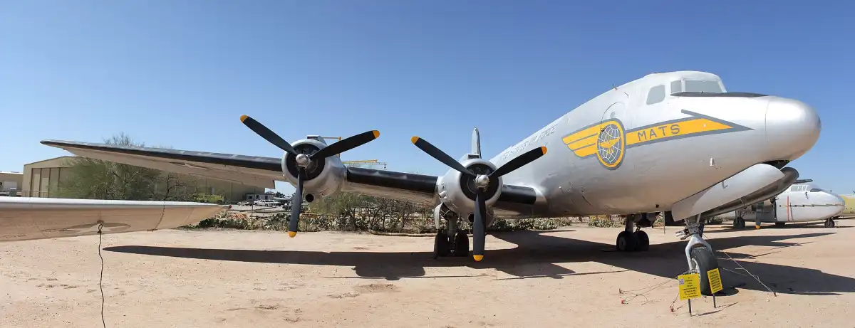 C-47 de la 313th Troop Carrier Group en la base aérea de Fassberg, Alemania, 1948-1949.