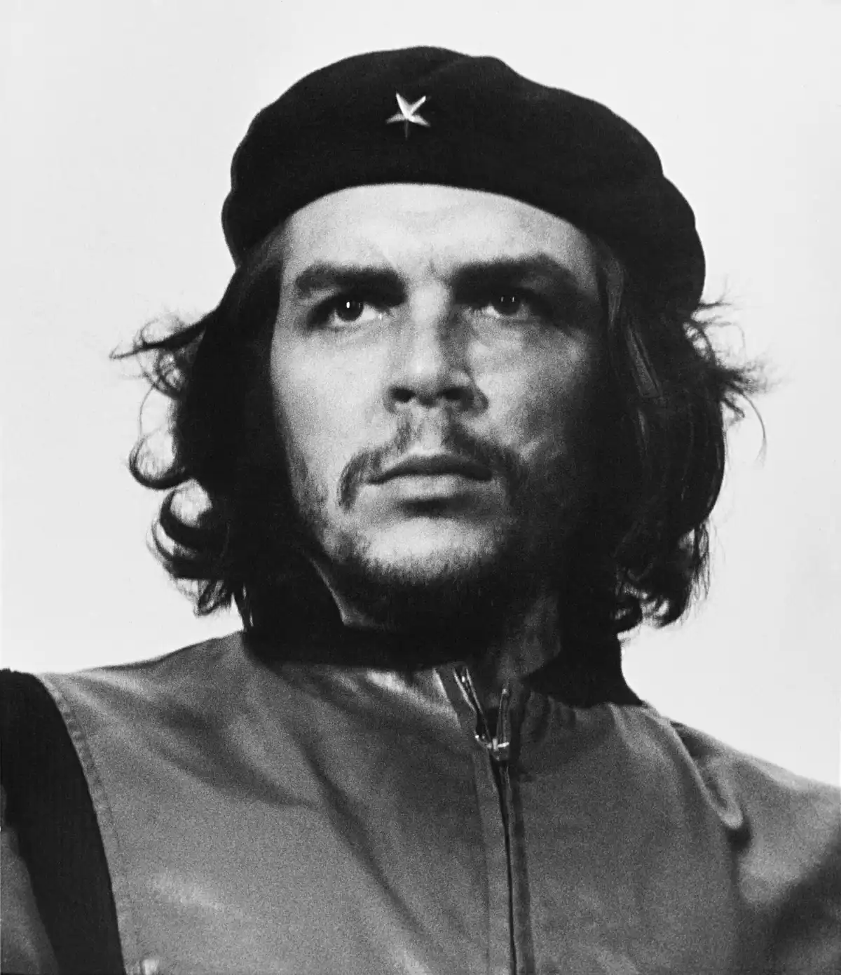 Versión recortada y popularizada del "Guerrillero Heroico" de Che Guevara, en el funeral por las víctimas de la explosión del La Coubre. Copia a la gelatina de plata, 1985.