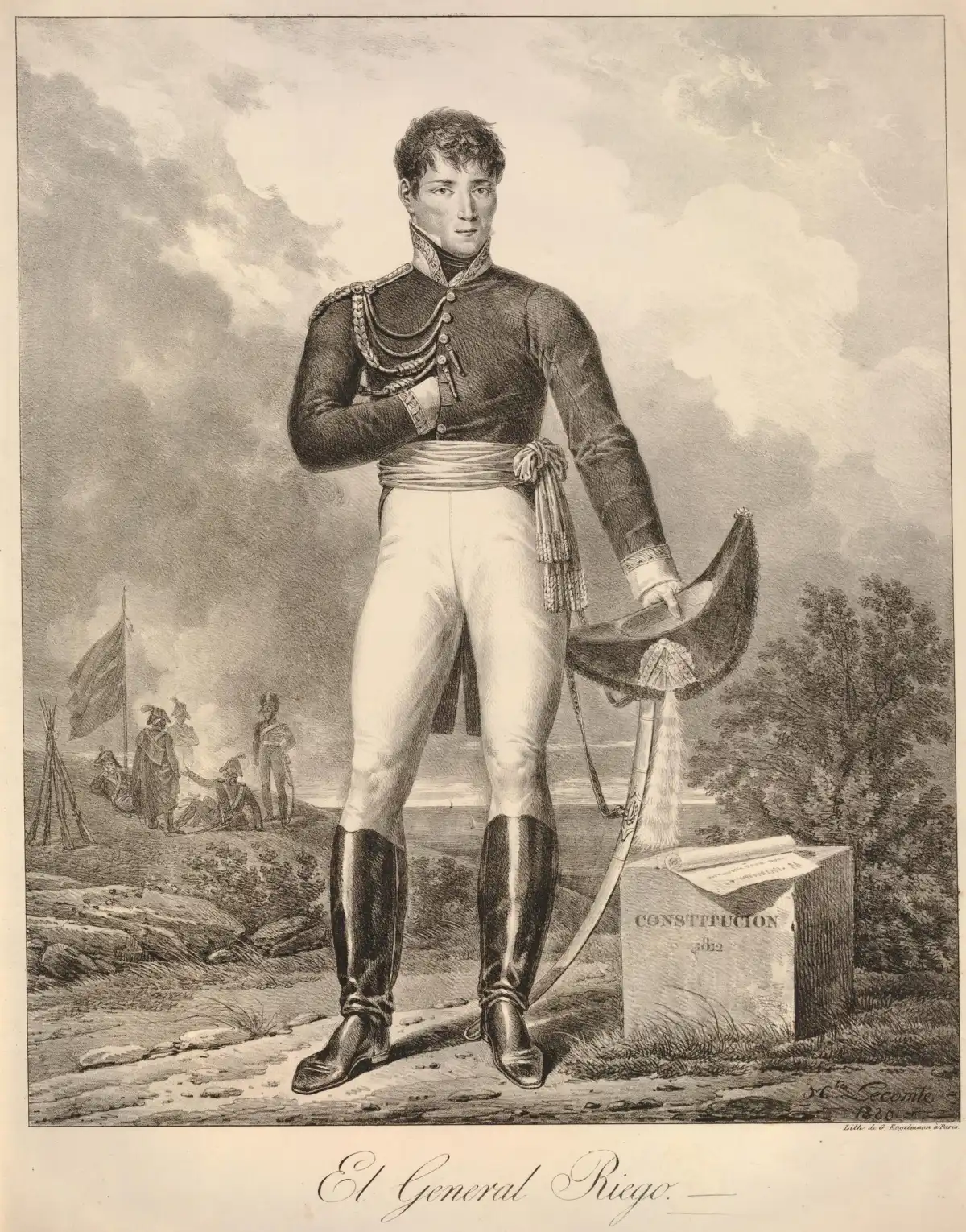 Retrato de cuerpo entero de Rafael del Riego de 1820, con sable y bicornio, junto a una caja con la inscripción «Constitución 1812» y soldados al fondo. Litografía.