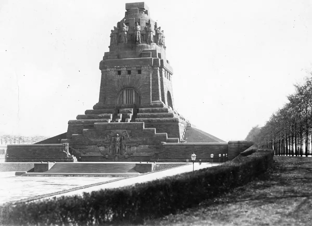 Monumento a la Batalla de las Naciones en Leipzig (1898-1913; B. Schmitz)