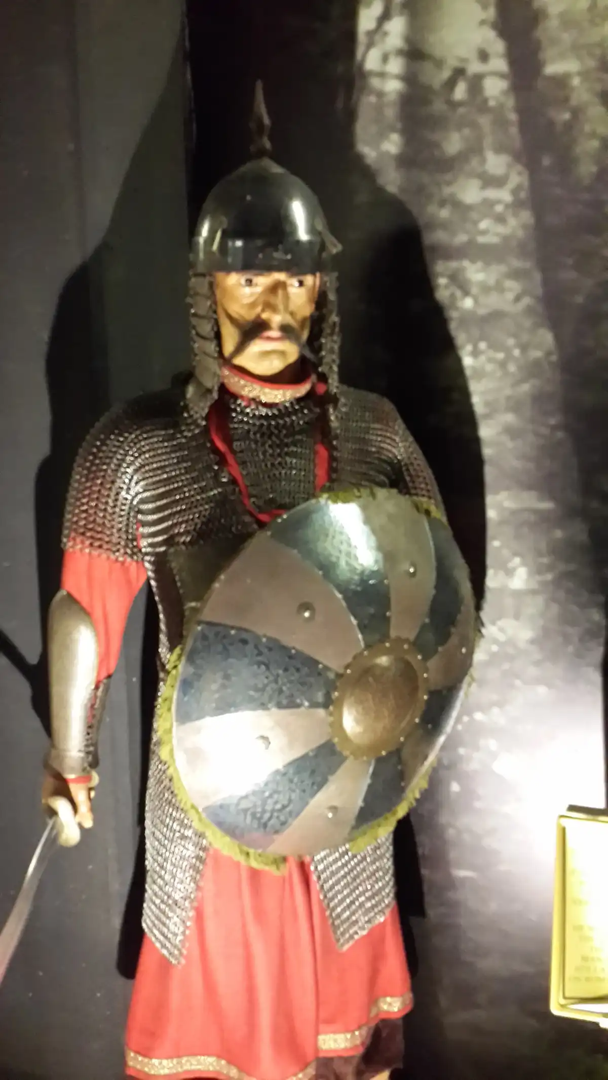 Representación pictórica del sultán selyúcida Alp Arslan con el pie sobre el cuello del emperador bizantino cautivo Romano IV Diógenes