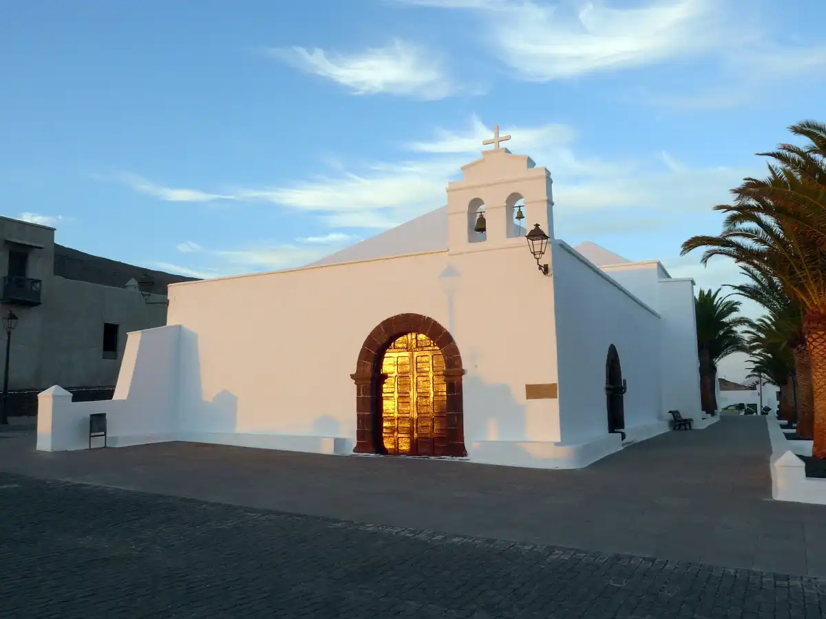 La ermita de San Marcial, en Irún, junto a la cual se levantó un monumento conmemorativo de la batalla