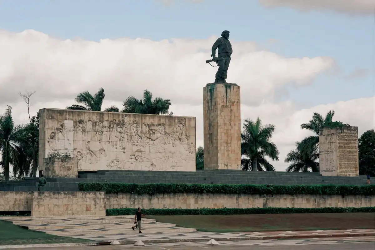 Monumento y restos del ingenio La Demajagua, lugar donde comenzó la Guerra de los Diez Años el 10 de octubre de 1868.