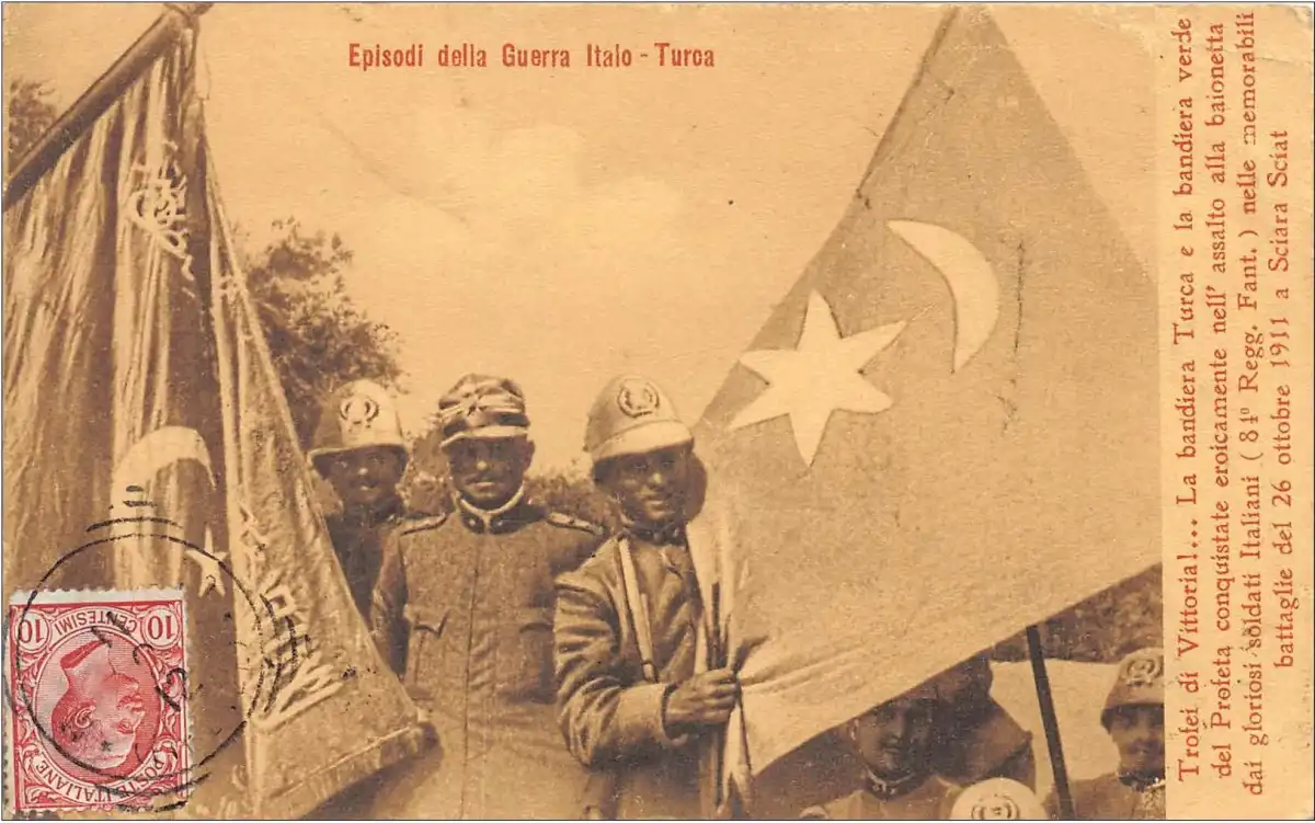 Tropas de la marina italiana desembarcando en Tripoli durante la invasión de Libia, octubre de 1911.