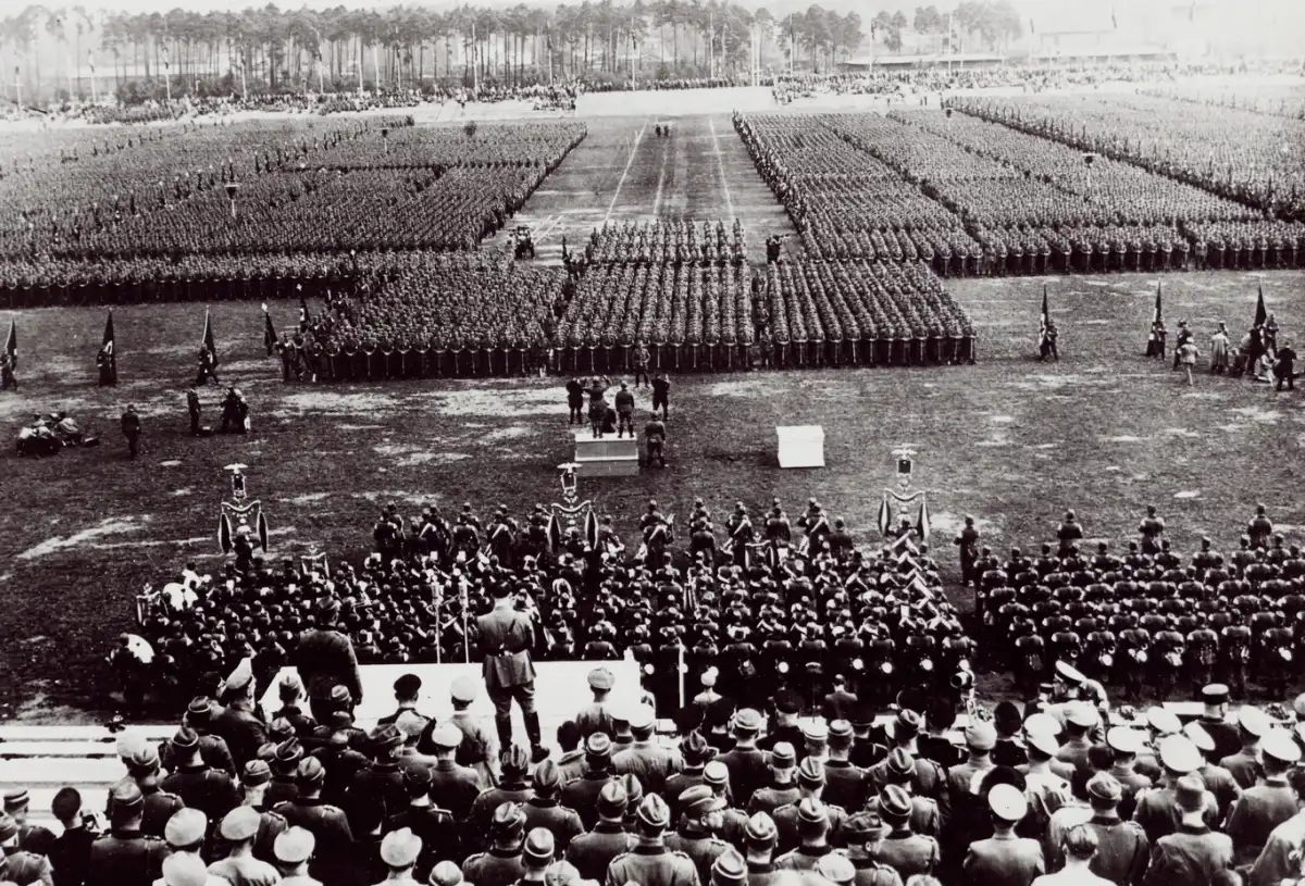 El Zeppelinfeld de Núremberg, el gran recinto donde se celebraban los desfiles del congreso del partido nazi.