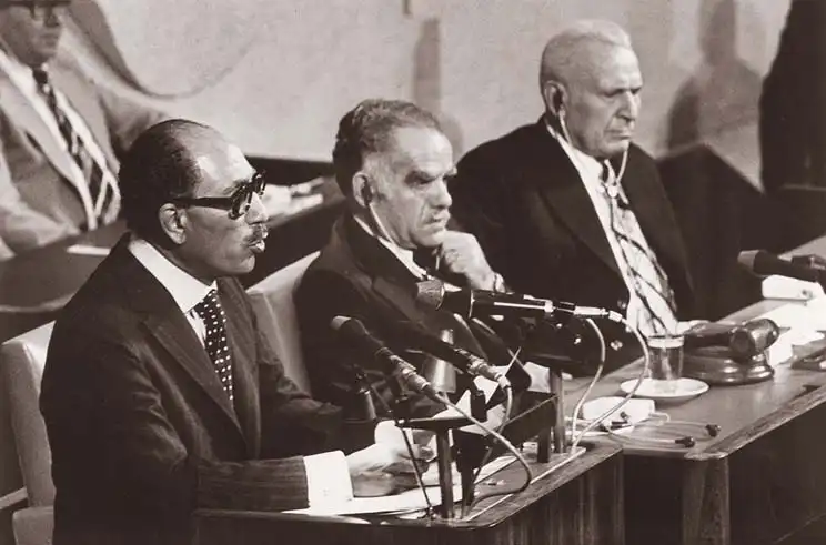 Anwar Sadat durante su discurso ante la Knéset israelí en Jerusalén, noviembre de 1977