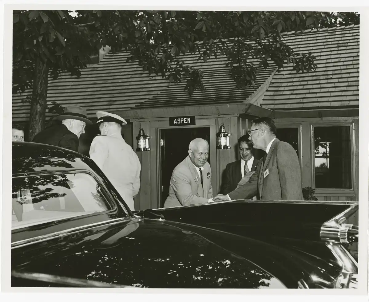 Nikita Kruschov y Dwight D. Eisenhower durante la visita del líder soviético a Estados Unidos en septiembre de 1959
