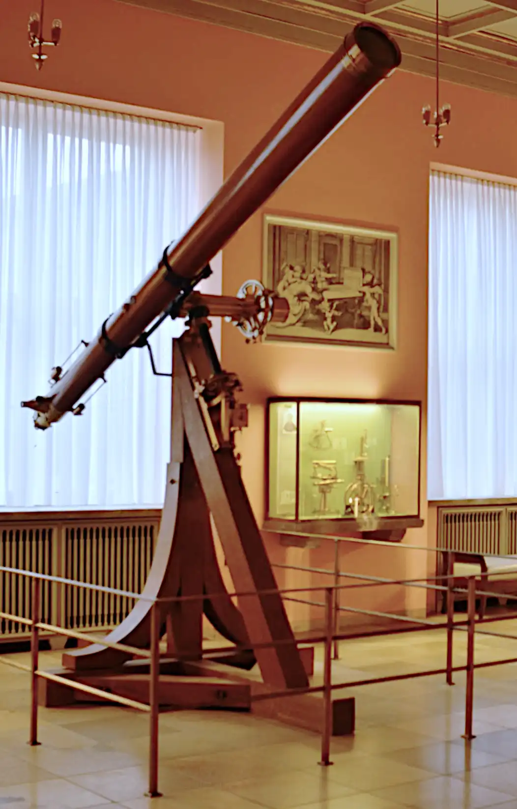 Telescopio refractor de 24 cm de apertura y 432 cm de distancia focal (f/18) usado por Johann Gottfried Galle en el Observatorio de Berlín en 1846 para descubrir Neptuno.